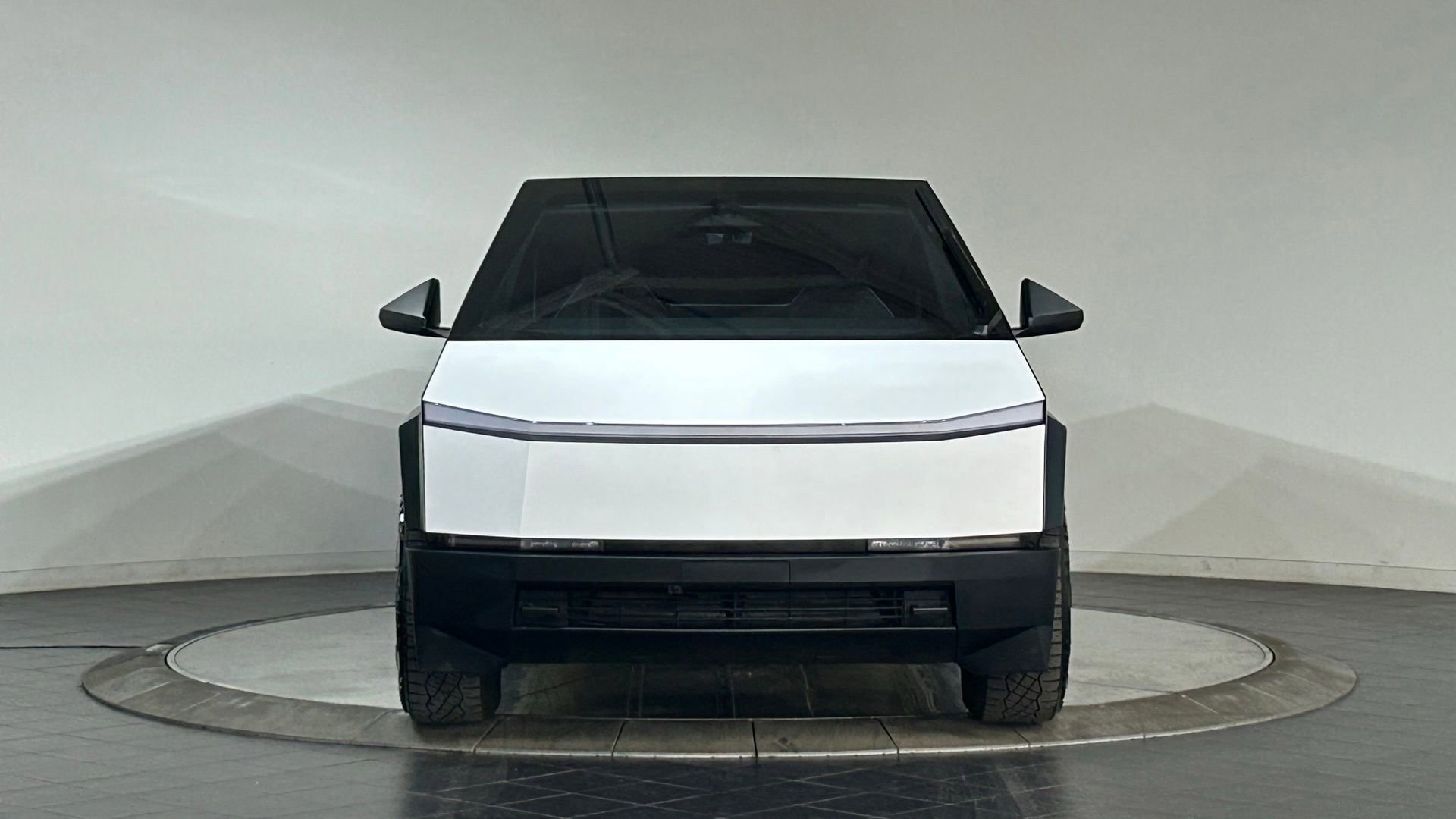 Used 2024 Tesla Cybertruck AWD Crew Cab image 3