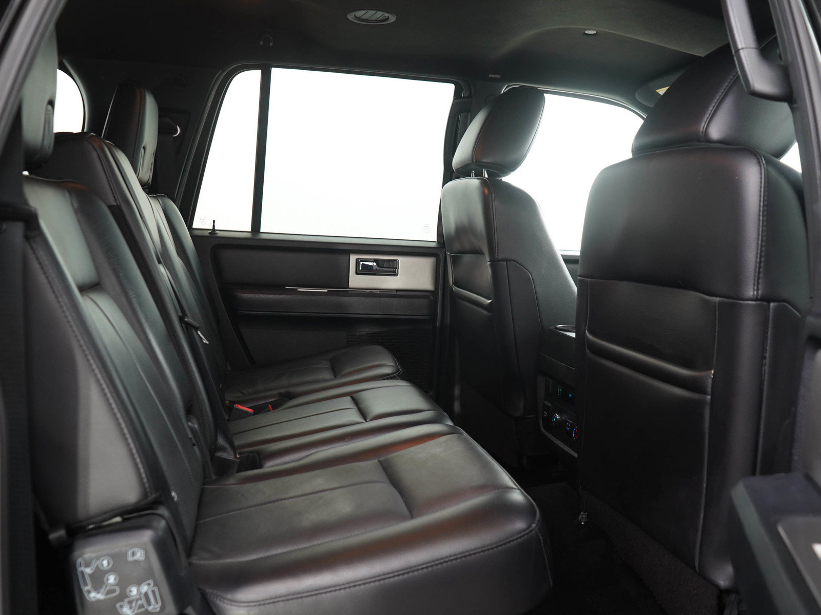 Used 2016 Ford Expedition EL XLT w/ Equipment Group 202A AWD/4WD image 12