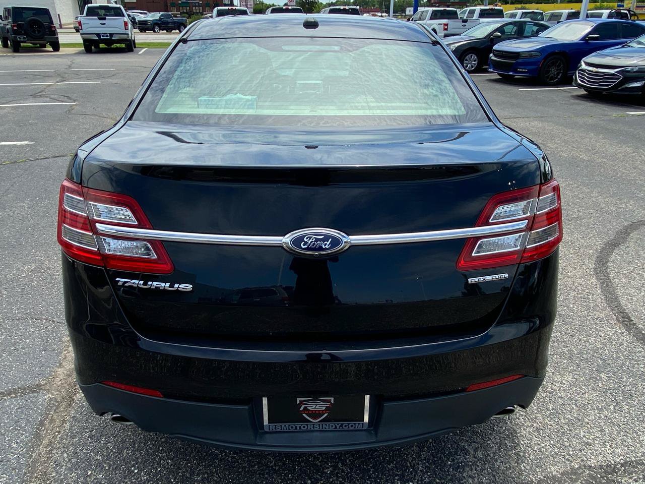 Used 2017 Ford Taurus SE FWD image 10