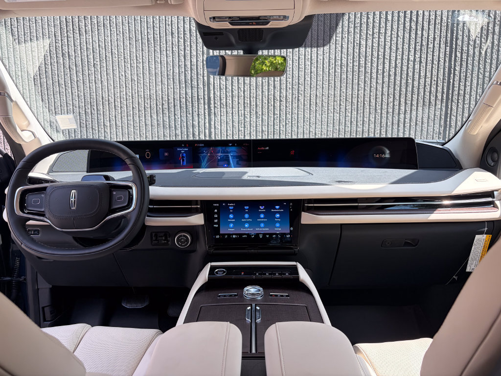 New 2027 Lincoln Navigator Premiere AWD/4WD image 56