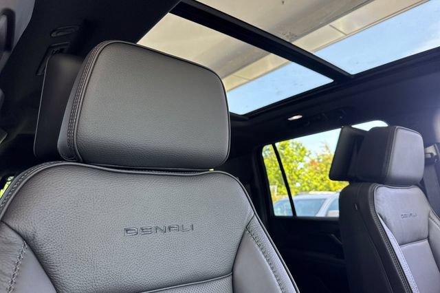 Used 2026 GMC Yukon XL Denali w/ Denali Reserve Package AWD/4WD image 18