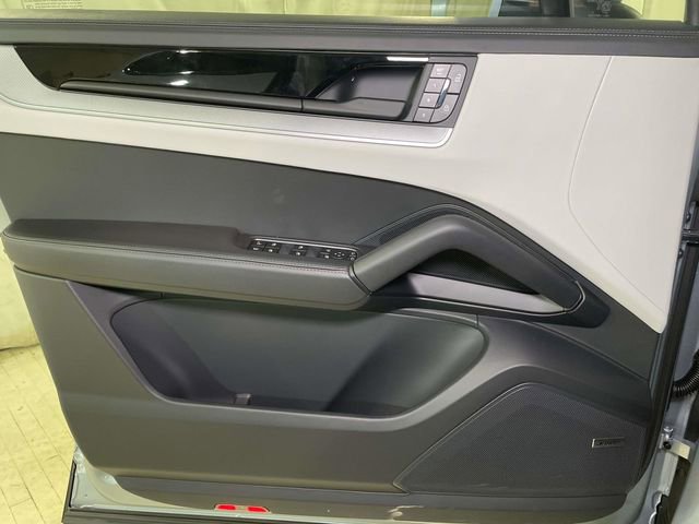 New 2026 Porsche Cayenne E-Hybrid Coupe image 36