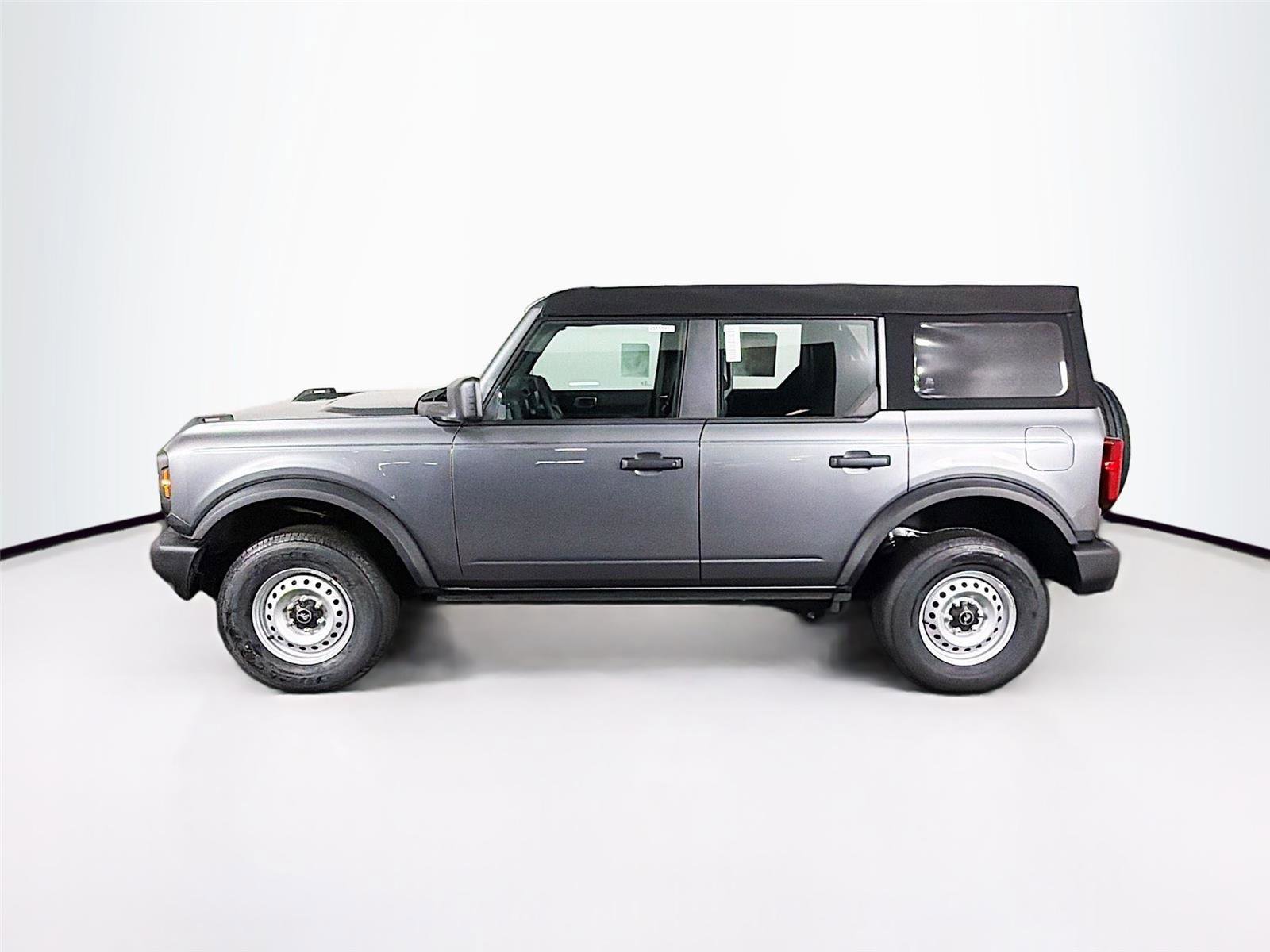 New 2025 Ford Bronco 4-Door image 4