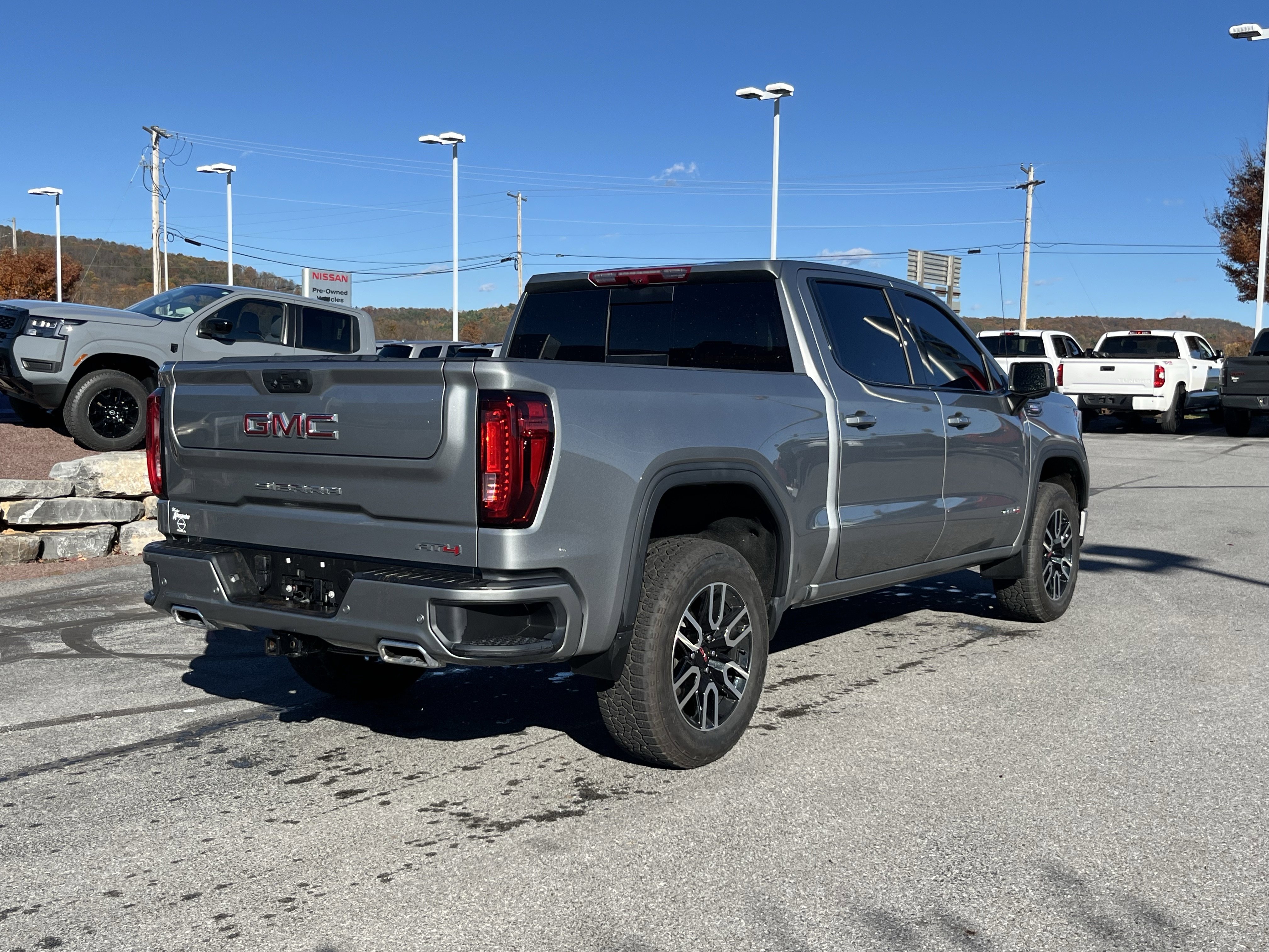 Used 2024 GMC Sierra 1500 AT4 w/ Technology Package video 3