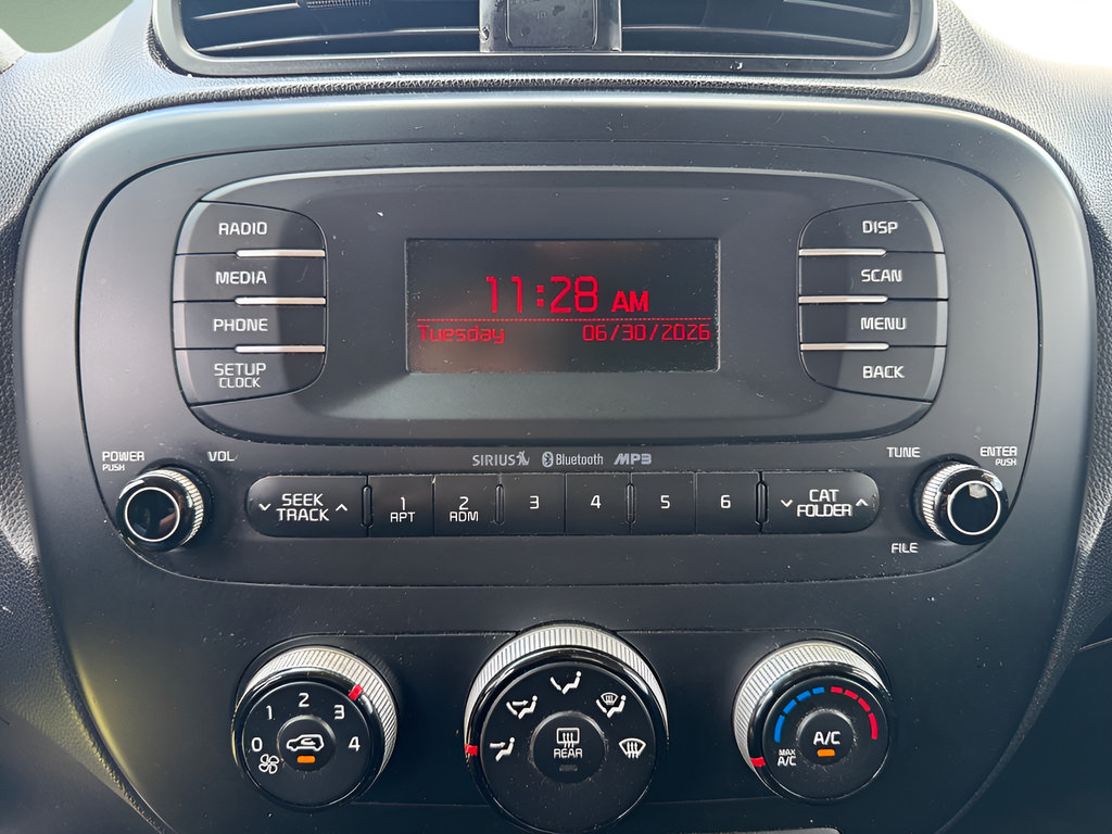 Used 2015 Kia Soul + FWD image 24