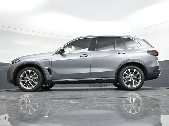 Used 2026 BMW X5 xDrive50e w/ Climate Comfort Package image 33