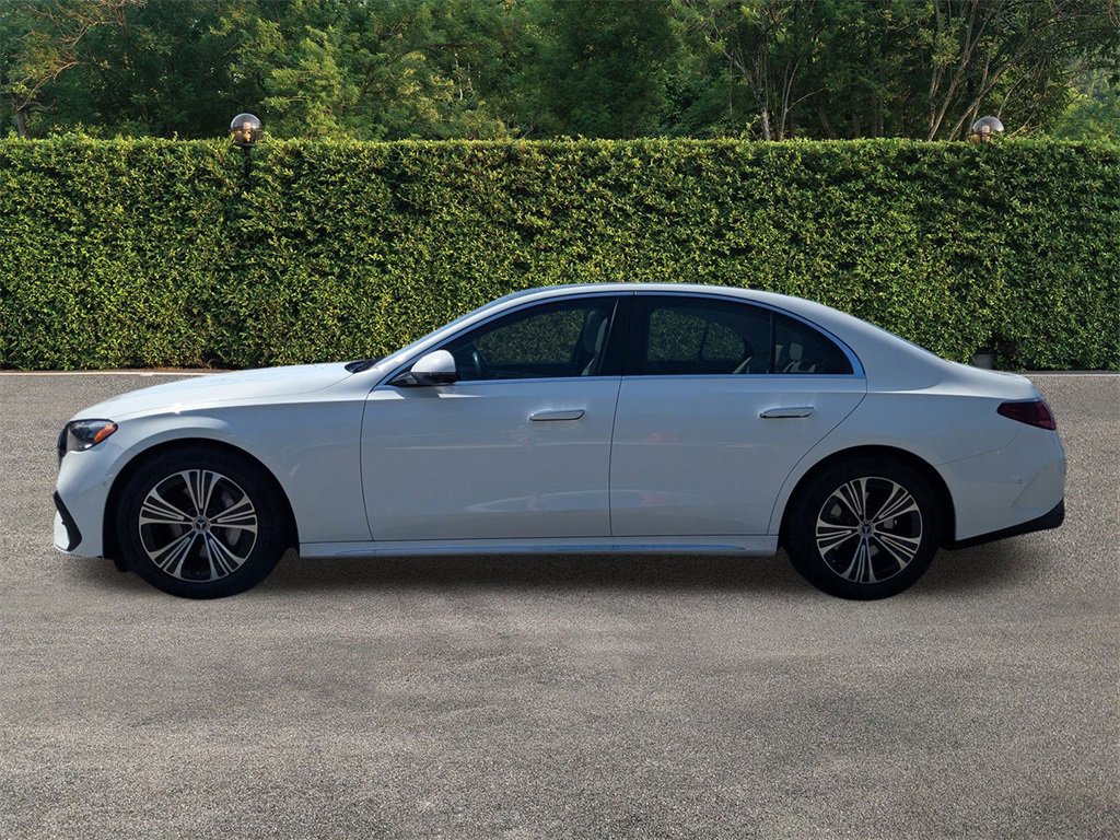 Used 2024 Mercedes-Benz E 350 4MATIC Sedan image 6