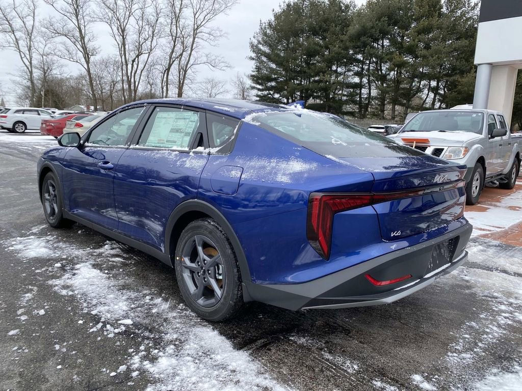 New 2025 Kia K4 LXS image 3
