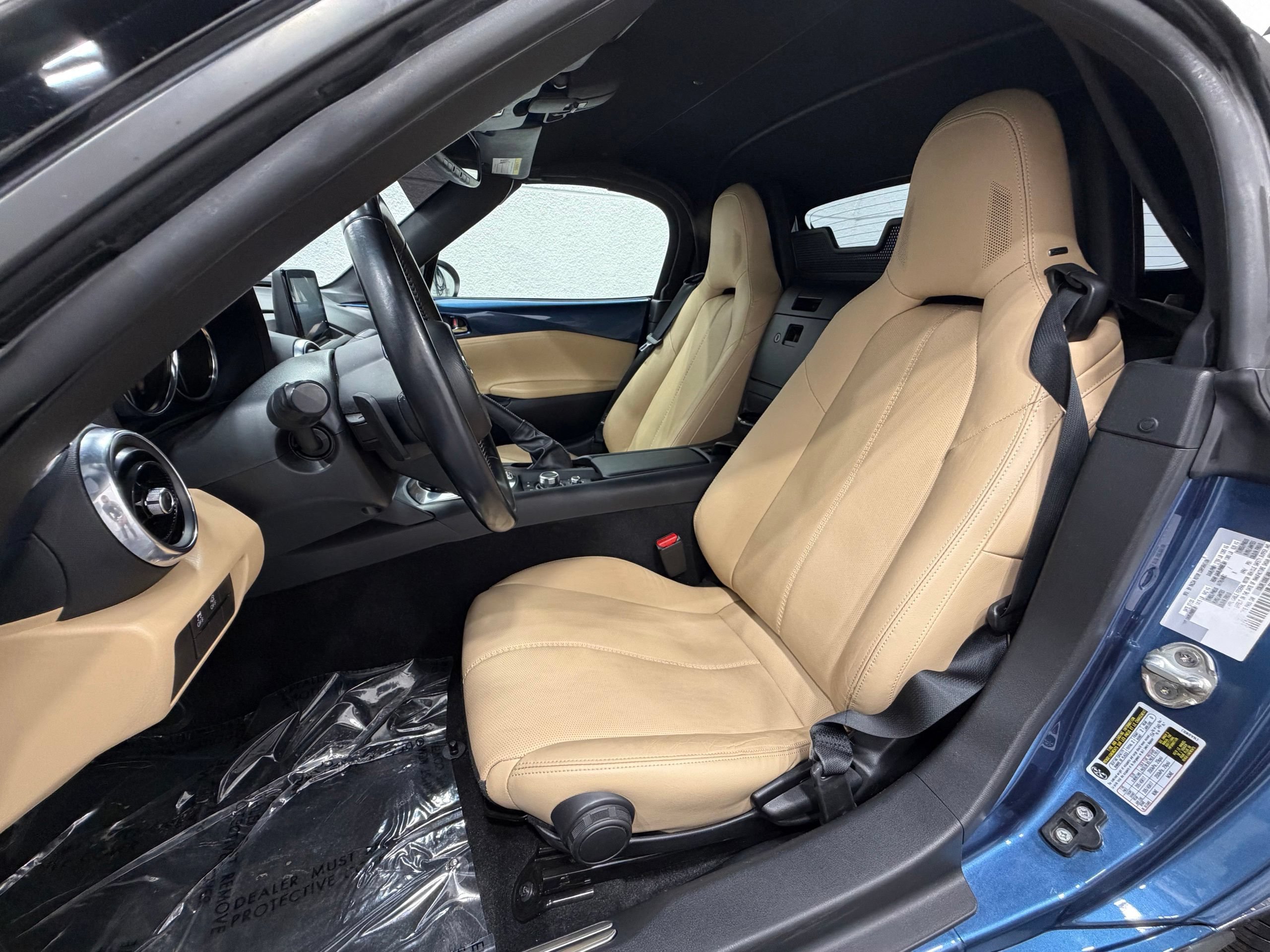 Used 2020 MAZDA MX-5 Miata Grand Touring w/ Appearance Package RWD image 20
