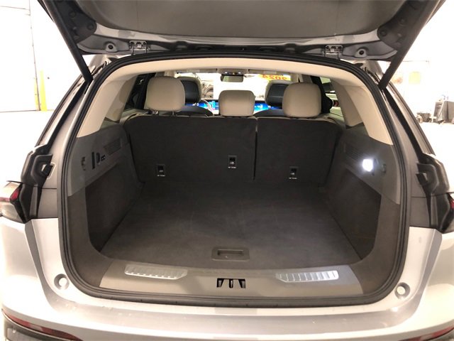 Used 2024 Lincoln Nautilus Premier w/ Equipment Group 102A image 8