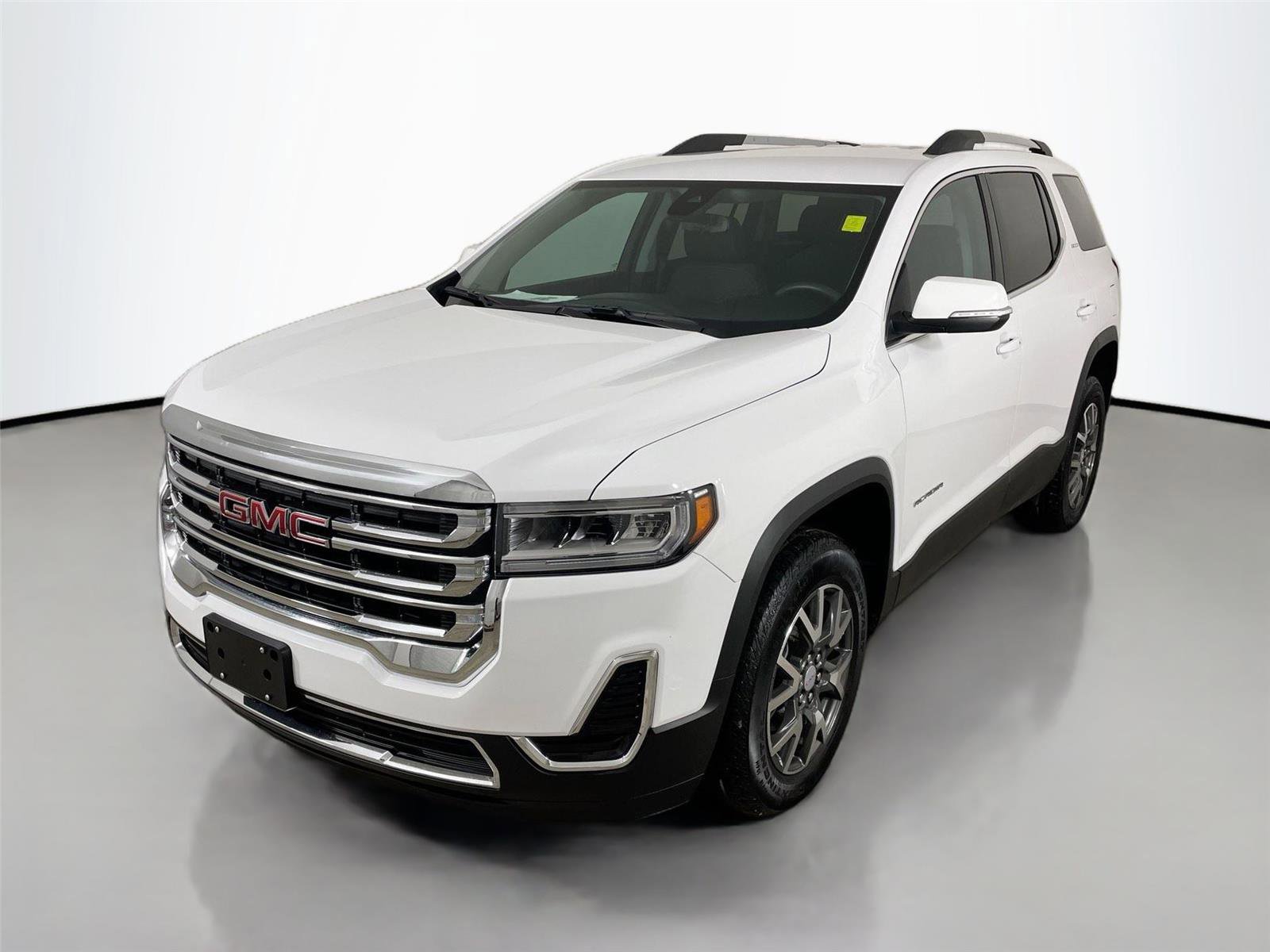 Used 2023 GMC Acadia SLE w/ Driver Convenience Package image 3