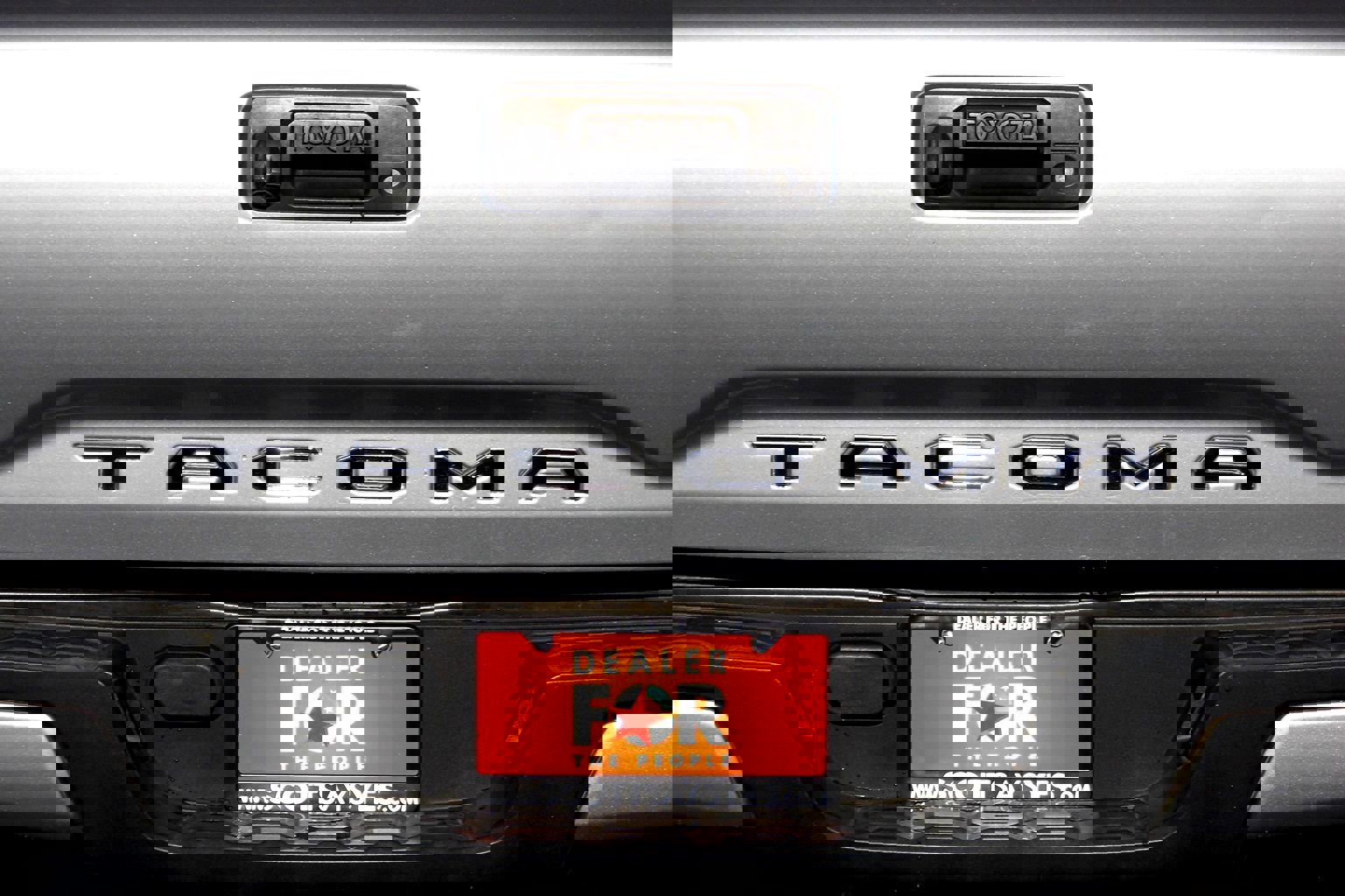 Used 2020 Toyota Tacoma SR image 7