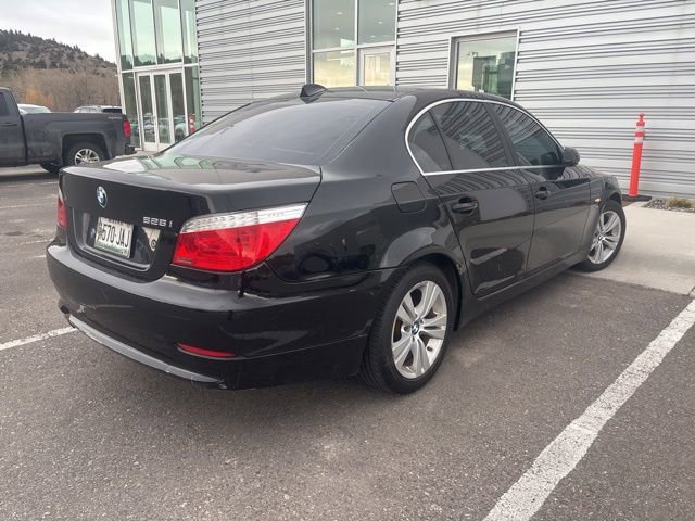 Used 2009 BMW 528i xDrive Sedan image 4
