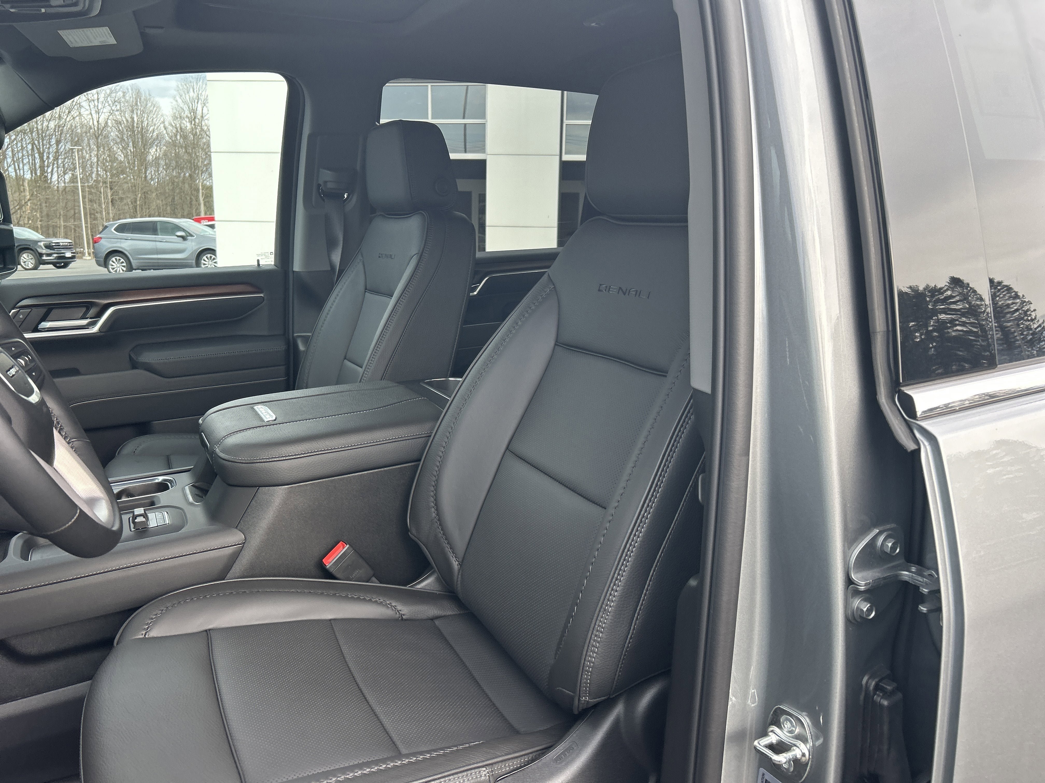 New 2026 GMC Sierra 2500 Denali w/ Denali Reserve Package image 17
