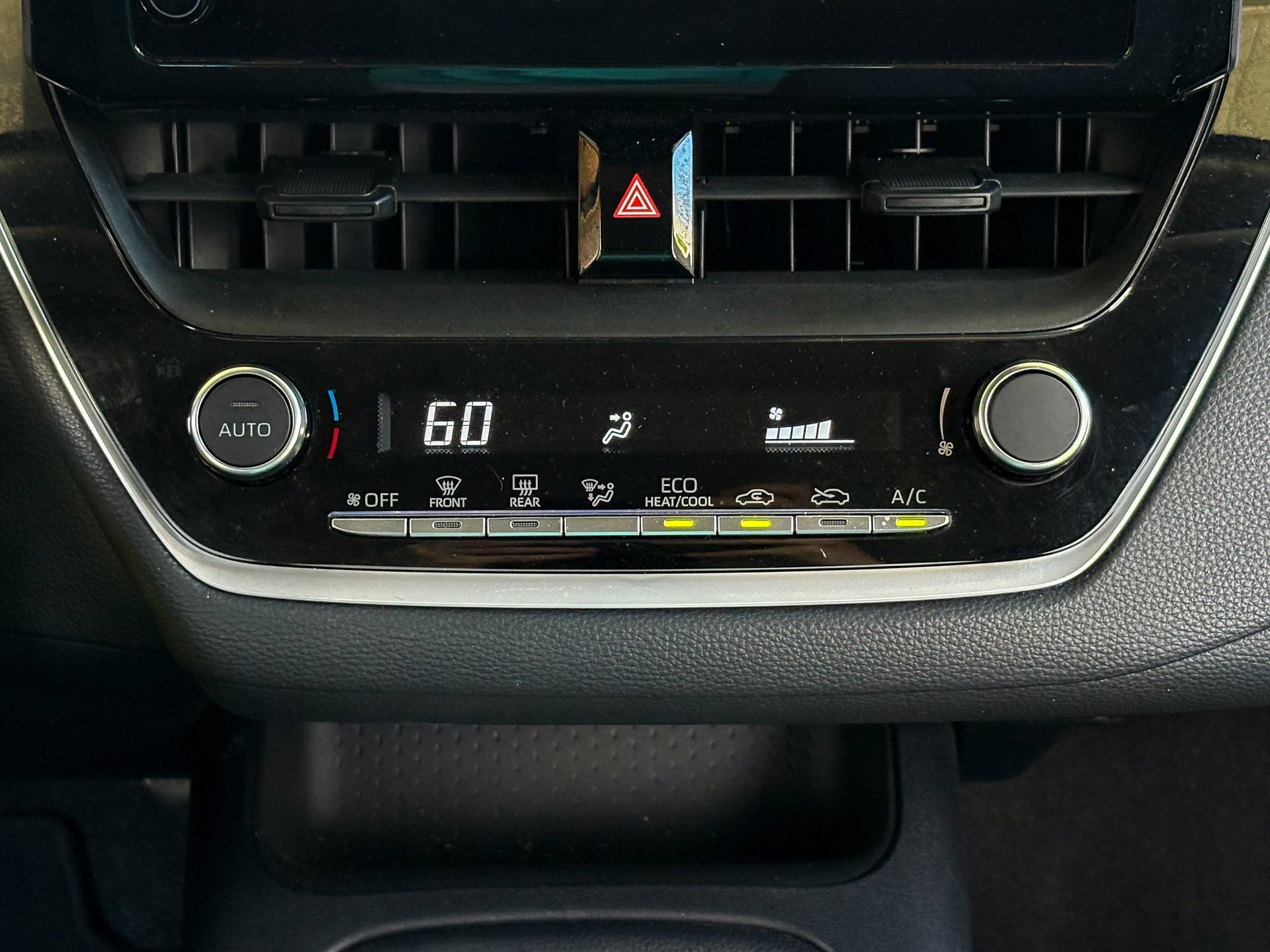 Used 2024 Toyota Corolla LE FWD image 16