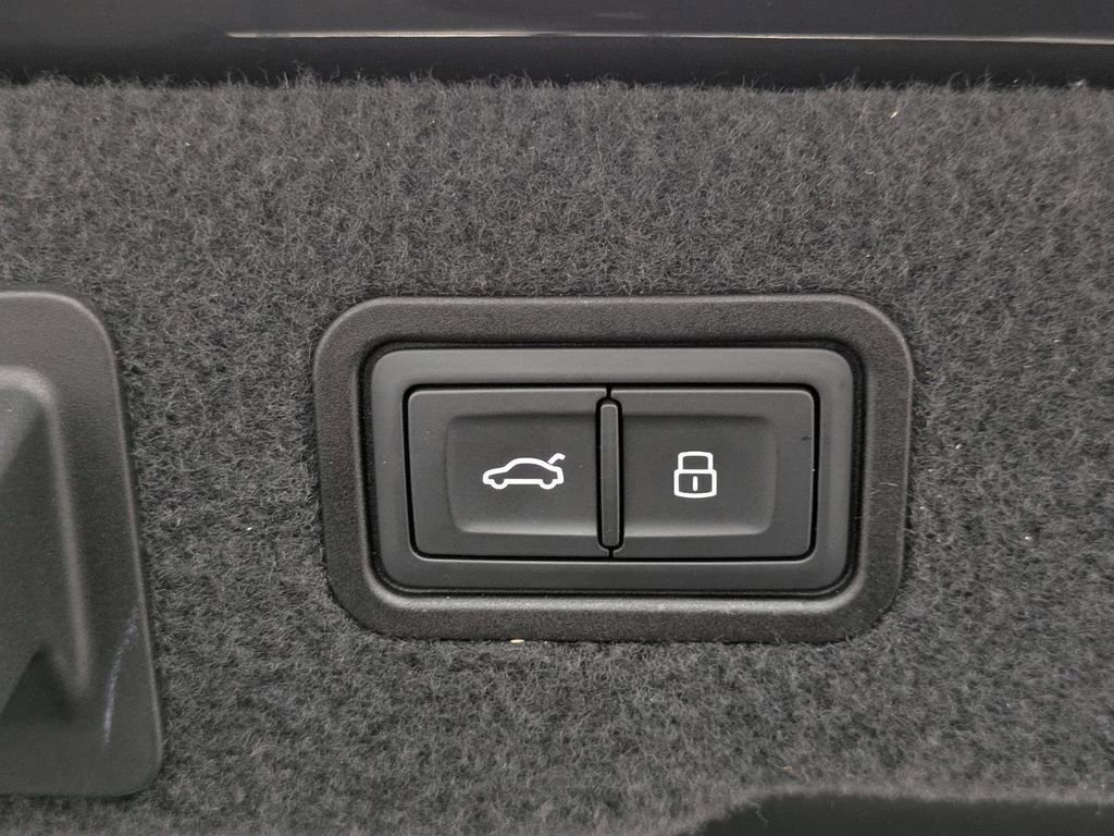 Used 2021 Audi A8 L 3.0T w/ Executive Plus Package AWD/4WD image 22