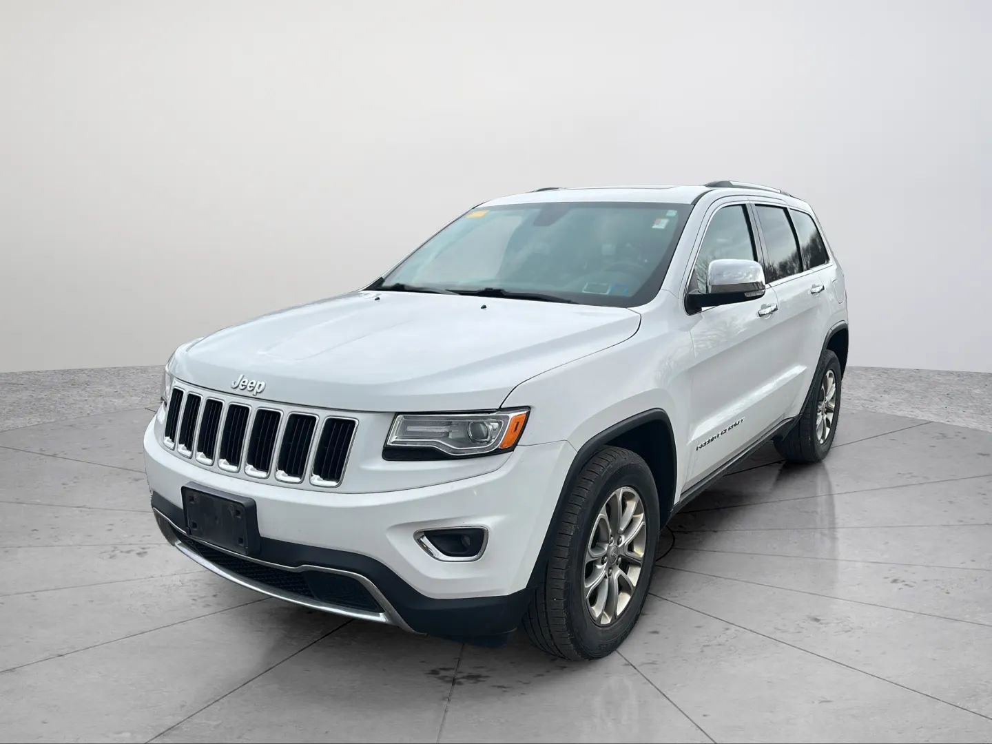 Used 2015 Jeep Grand Cherokee Limited w/ Luxury Group II image 9