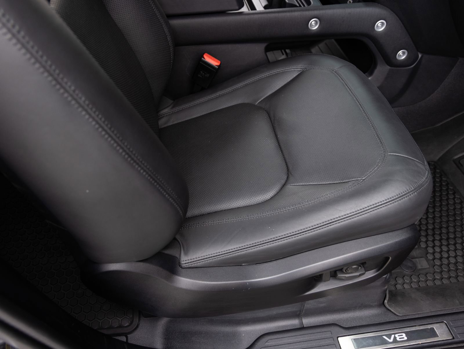 Used 2024 Land Rover Defender 90 Carpathian Edition image 29