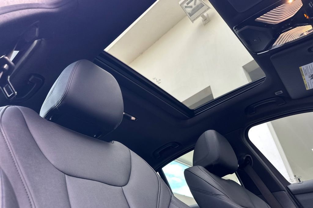 Used 2021 BMW 330e w/ Convenience Package image 17