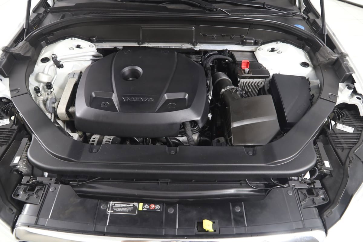Used 2019 Volvo XC60 T5 Momentum w/ Multimedia Package image 51