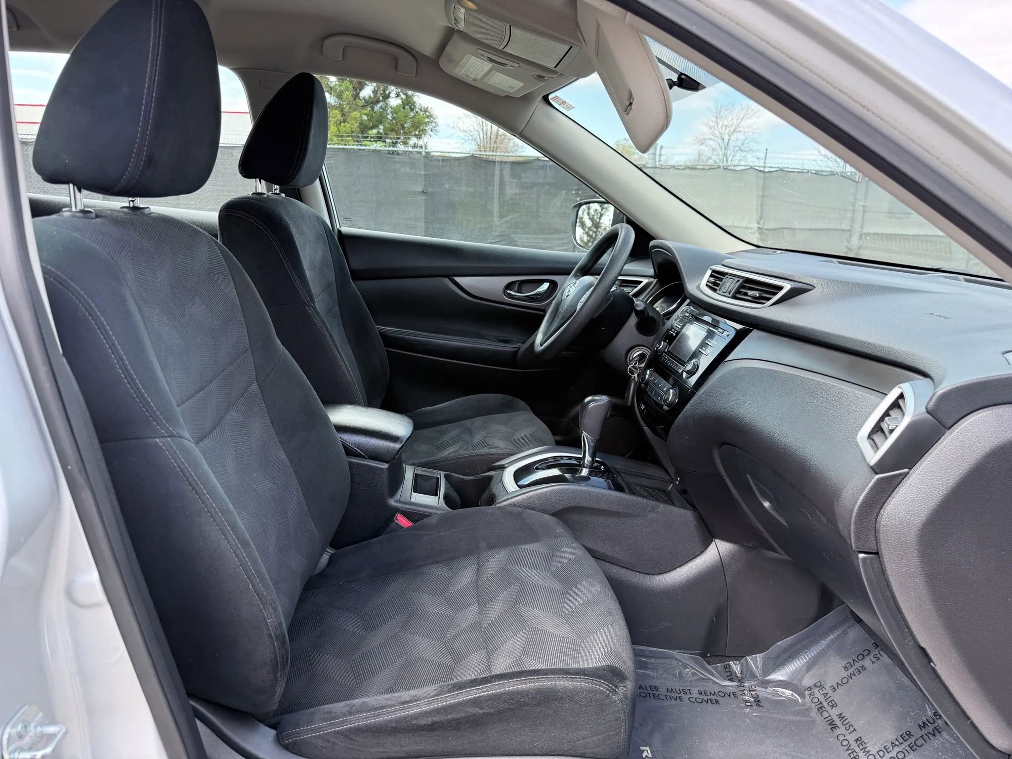 Used 2016 Nissan Rogue S image 18