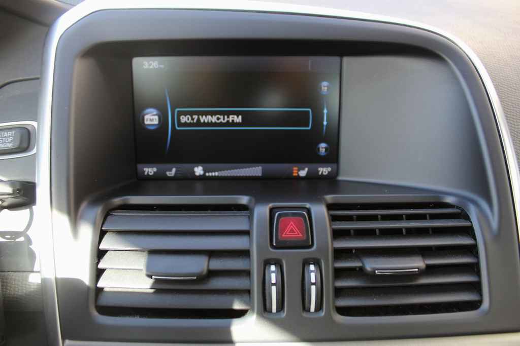 Used 2013 Volvo XC60 3.2 Premier image 18