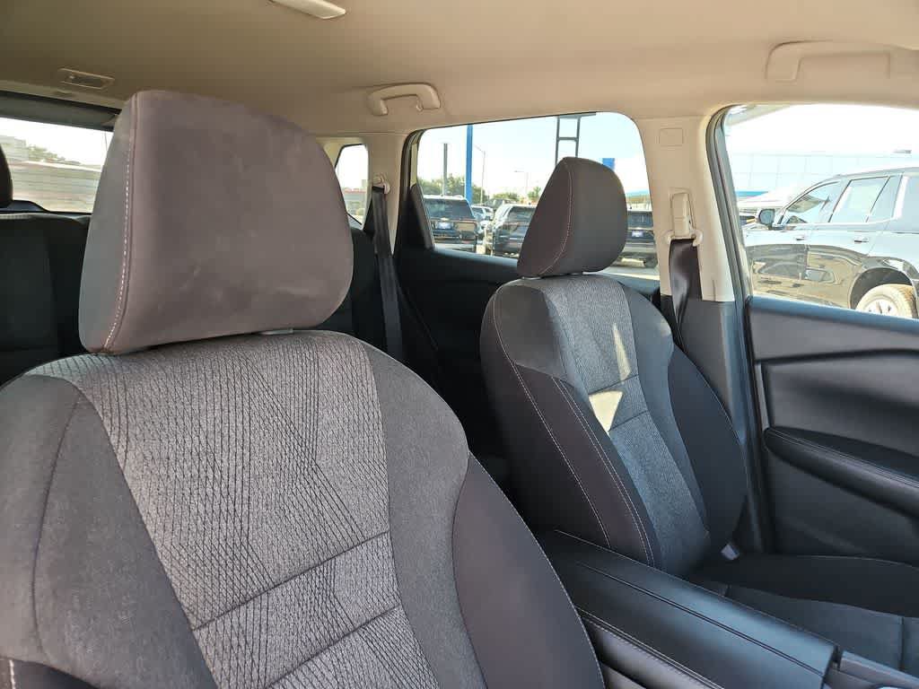 Used 2025 Nissan Rogue SV FWD image 18