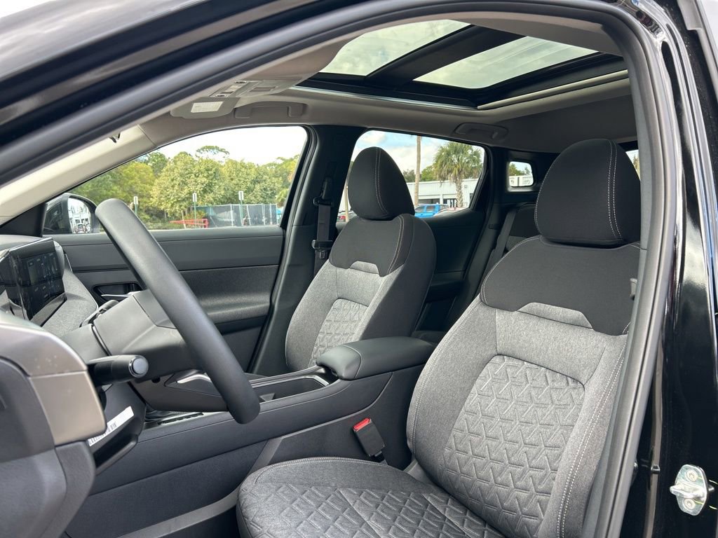 New 2026 Nissan Kicks SV w/ SV Premium Package FWD image 19