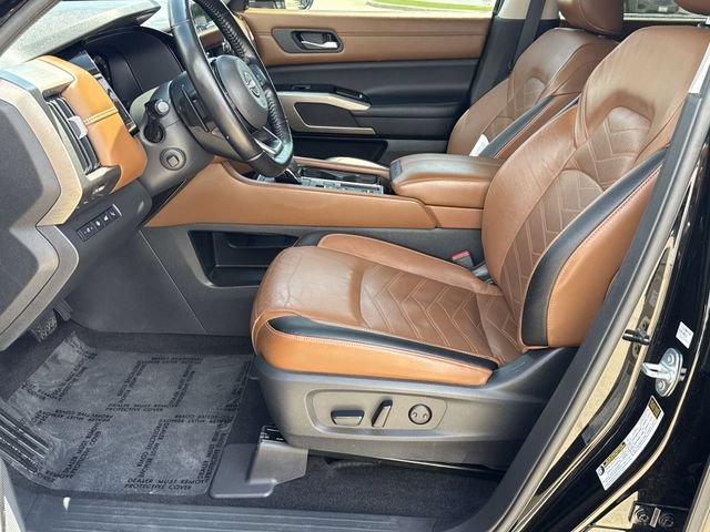 Used 2022 Nissan Pathfinder Platinum w/ Cargo Package FWD image 19
