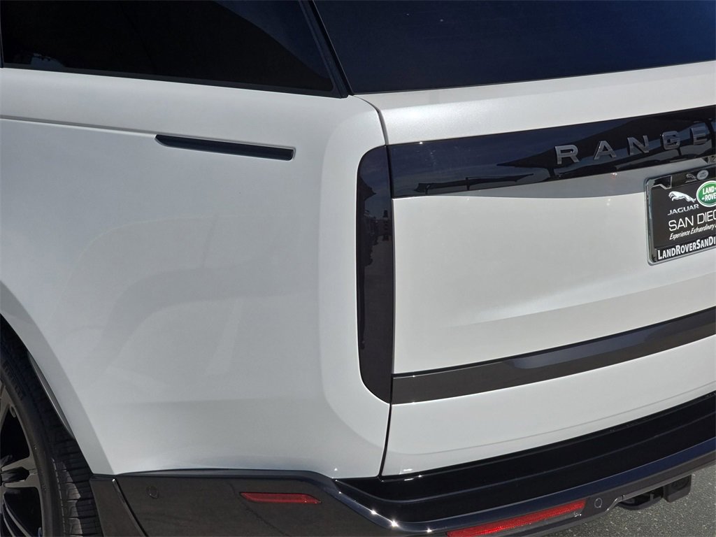 New 2026 Land Rover Range Rover Long Wheelbase SE image 37