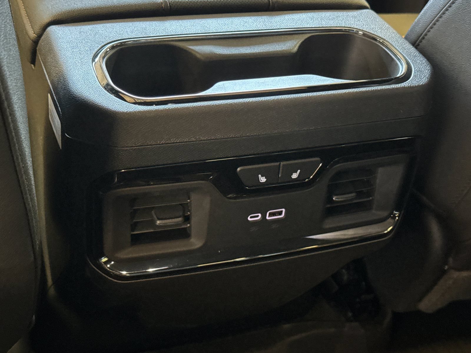 New 2026 GMC Sierra 2500 AT4 w/ AT4 Premium Plus Package AWD/4WD image 14