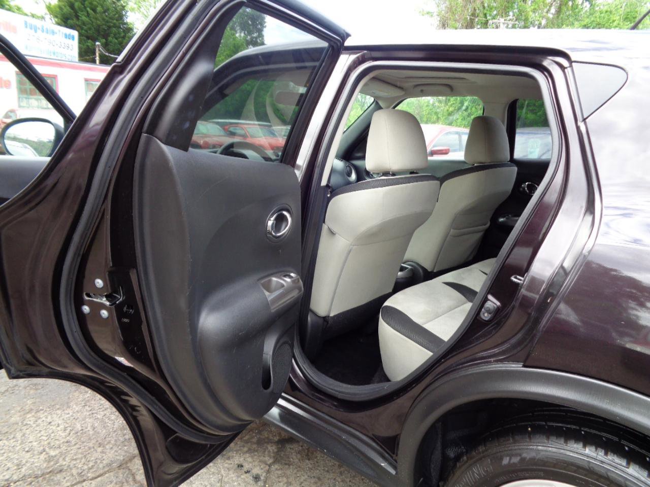 Used 2014 Nissan Juke SV w/ Navigation Package FWD image 15