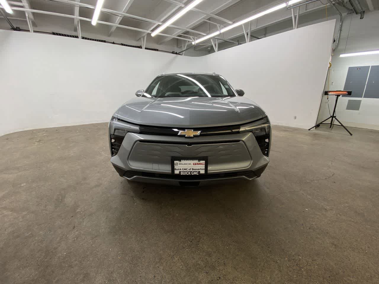 Used 2024 Chevrolet Blazer EV LT AWD/4WD image 9