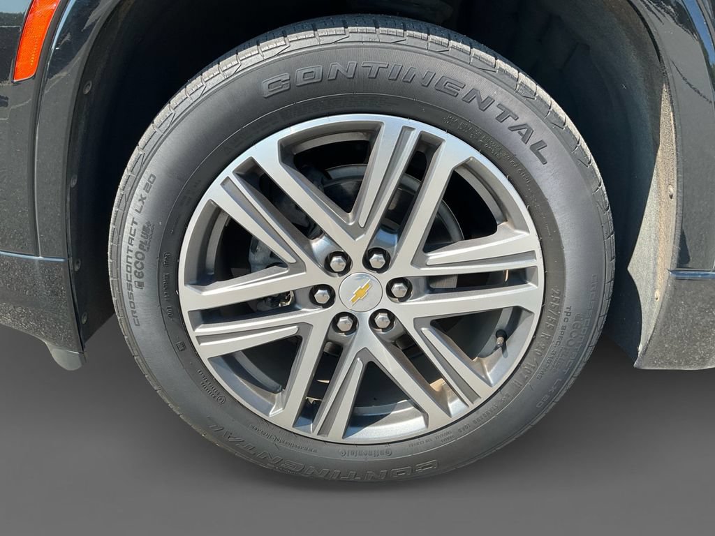 Used 2023 Chevrolet Traverse High Country w/ LPO, Floor Liner Package AWD/4WD image 12