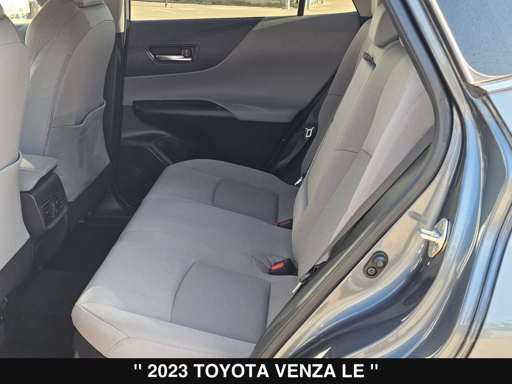 Used 2023 Toyota Venza LE AWD/4WD image 17