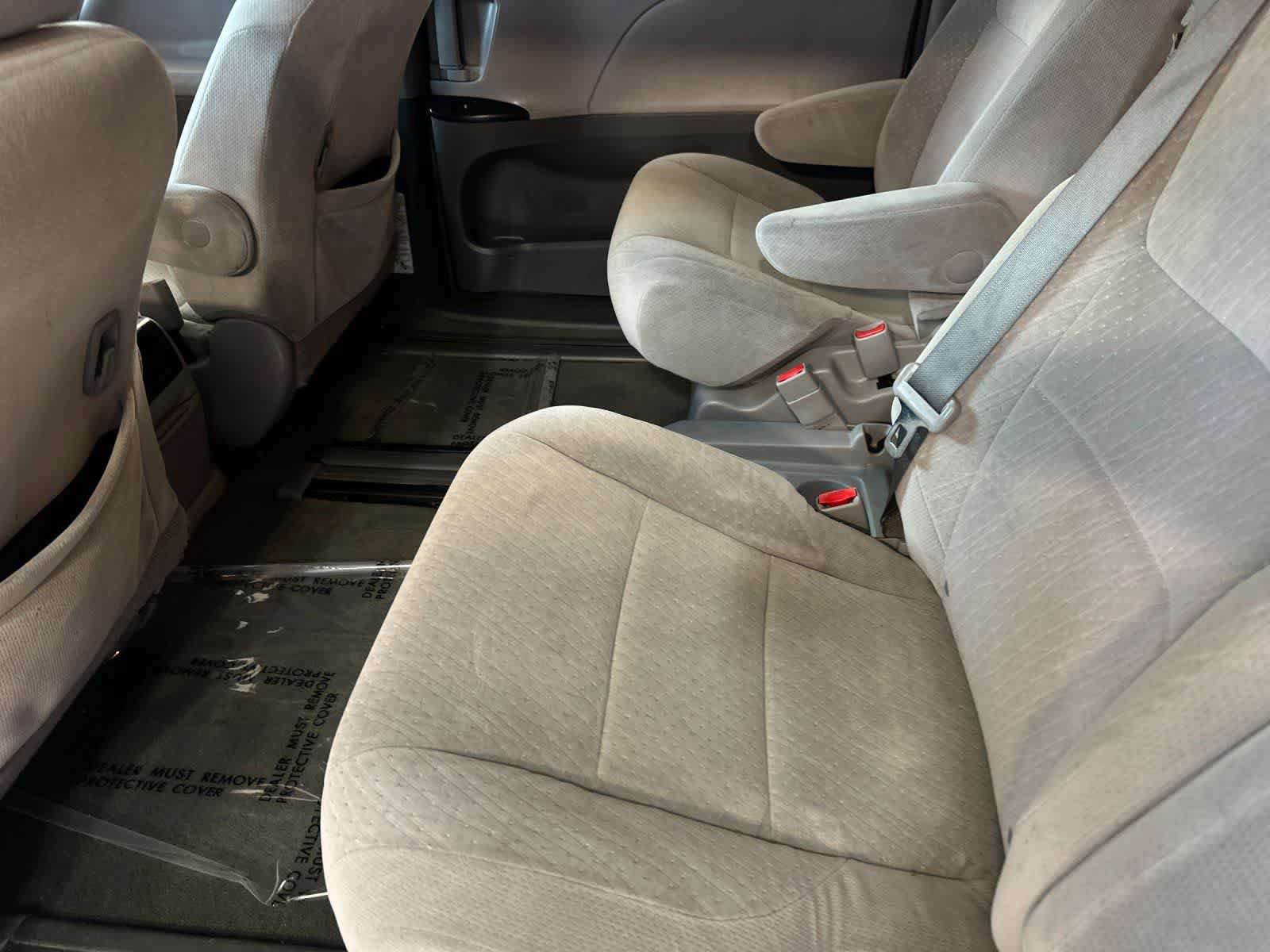 Used 2015 Toyota Sienna LE FWD image 5