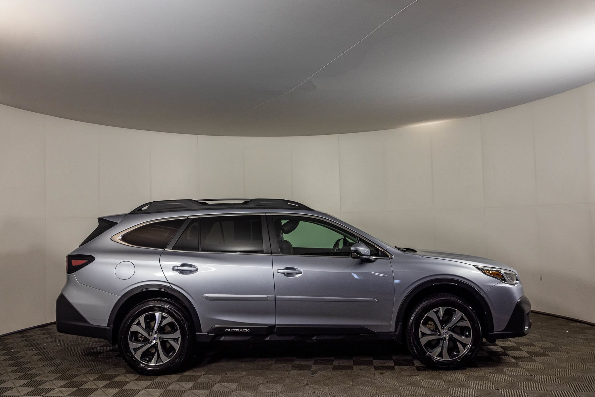 Used 2020 Subaru Outback Limited AWD/4WD image 17