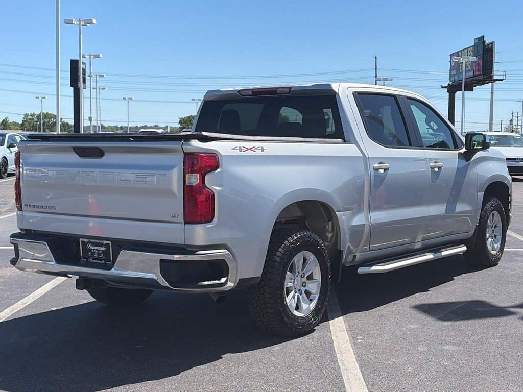 Used 2022 Chevrolet Silverado 1500 LT AWD/4WD image 5