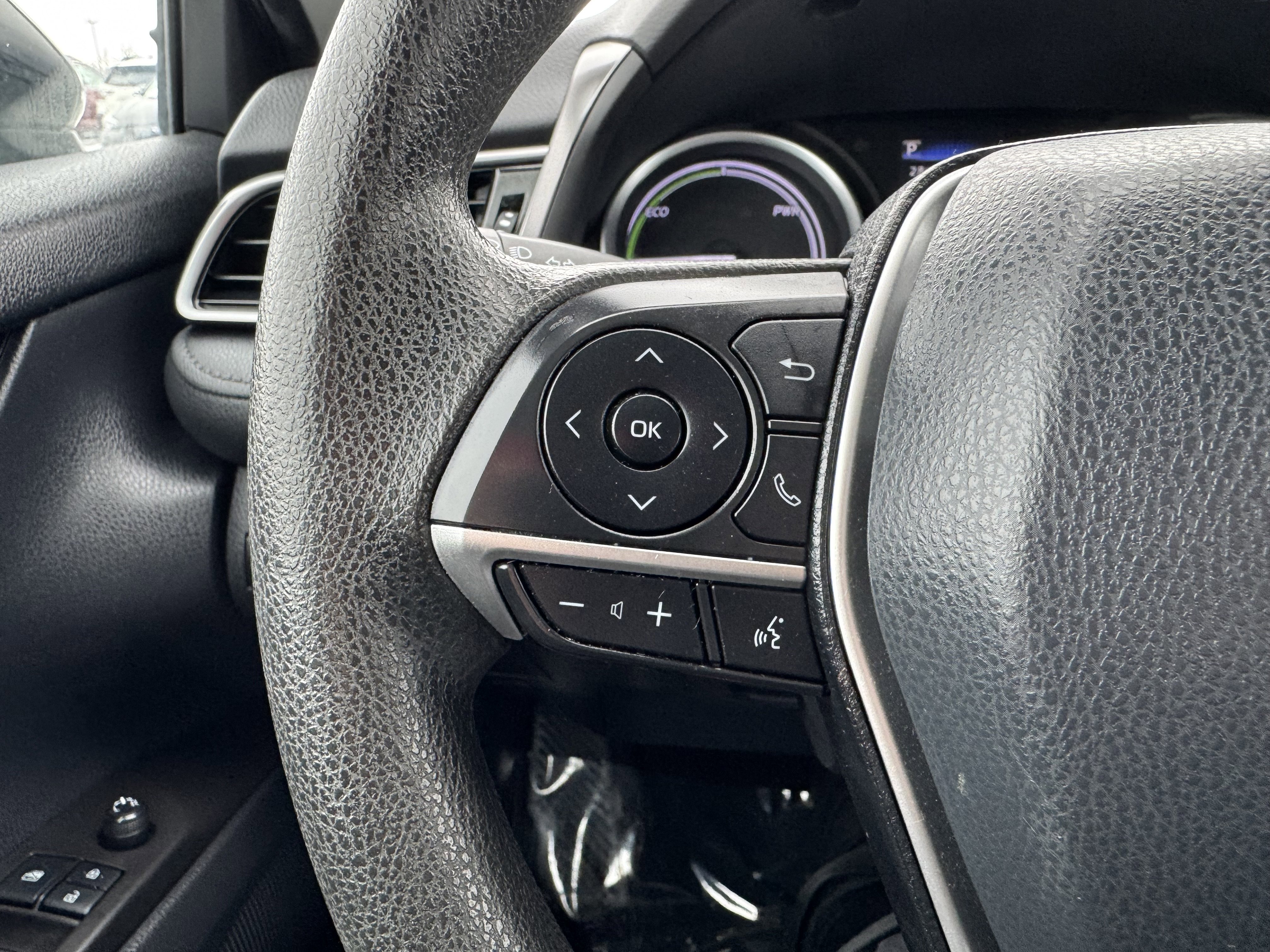 Used 2021 Toyota Camry LE image 34