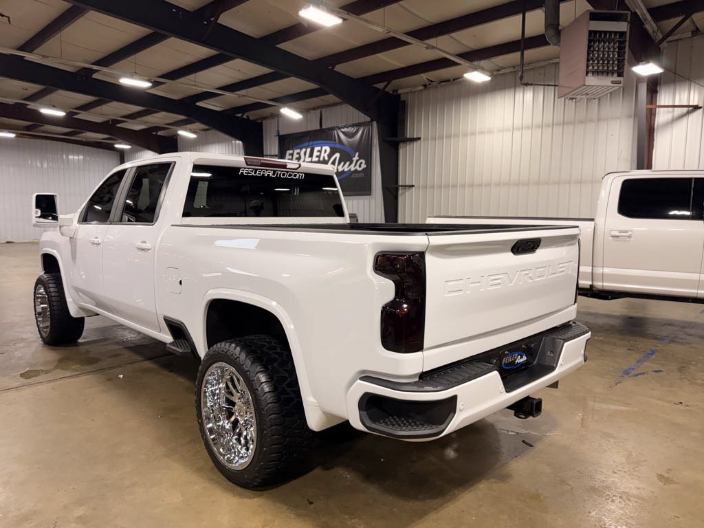 Used 2021 Chevrolet Silverado 2500 LT w/ All Star Edition AWD/4WD image 2
