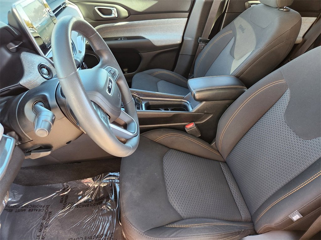 Used 2022 Jeep Compass Sport image 12