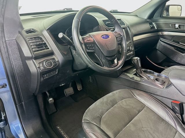 Used 2018 Ford Explorer XLT w/ Equipment Group 202A image 11