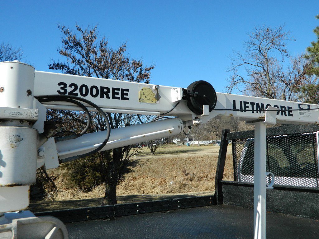 Used 2009 Ford F550 2WD Regular Cab Super Duty image 9