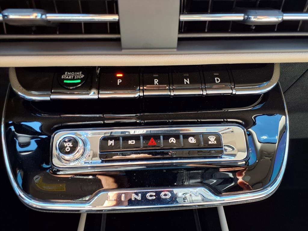 New 2026 Lincoln Corsair Premiere image 6