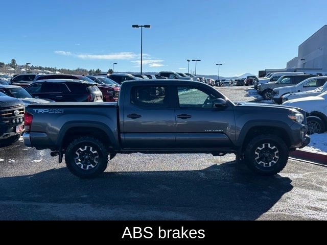 Used 2017 Toyota Tacoma TRD Off-Road image 6