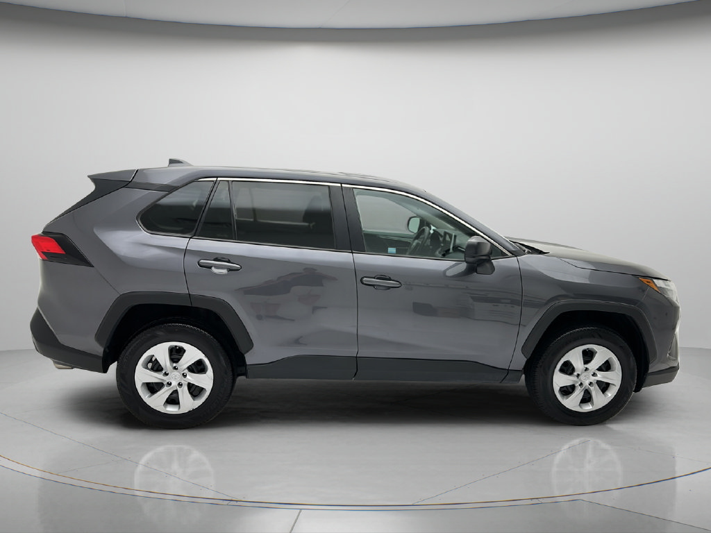 Used 2025 Toyota RAV4 LE AWD/4WD image 6