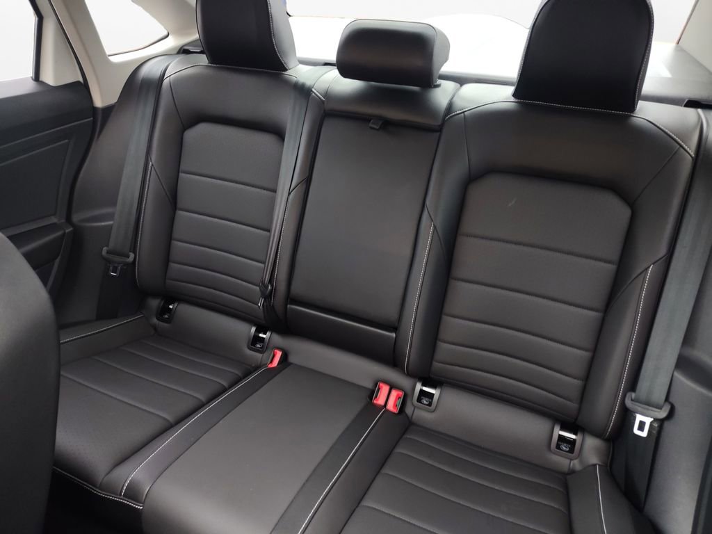 Used 2023 Volkswagen Jetta SE w/ Panoramic Sunroof Package image 22