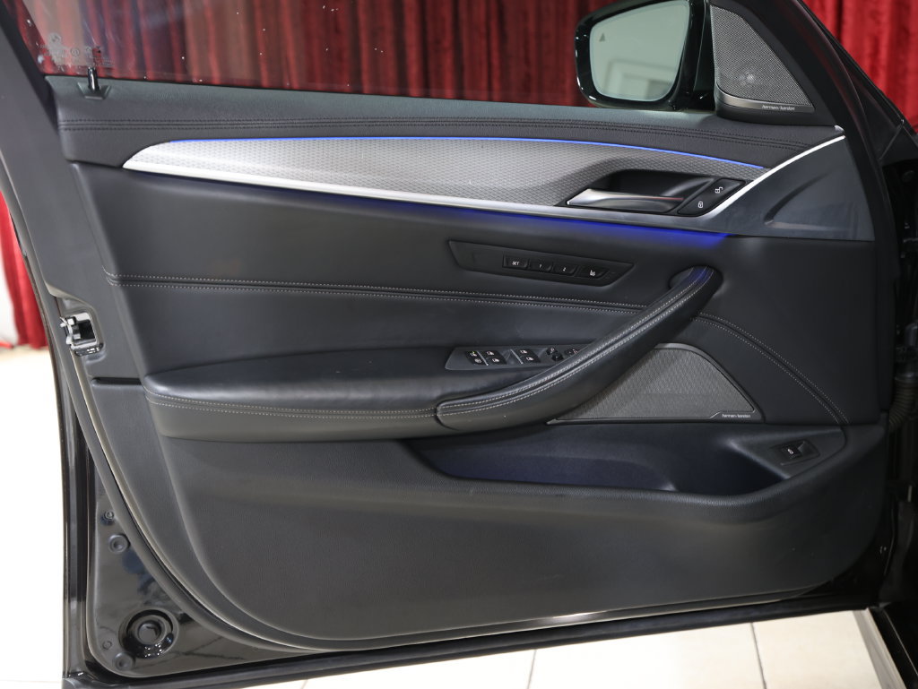 Used 2019 BMW M550i xDrive w/ Premium Package 2 AWD/4WD image 10