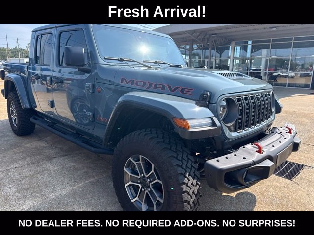 Used 2025 Jeep Gladiator Mojave AWD/4WD image 3