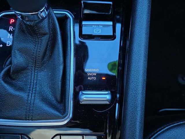 Used 2024 Jeep Compass Limited image 23